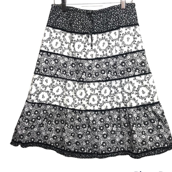 At Last & Company Dresses & Skirts - Last Chance $7 or 👛5/$25 At Last & Company Cotton Skirt Black/White M